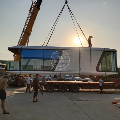 Innovative Space Capsule Living High Quality New Type Space Capsule House Luxury Mobile House